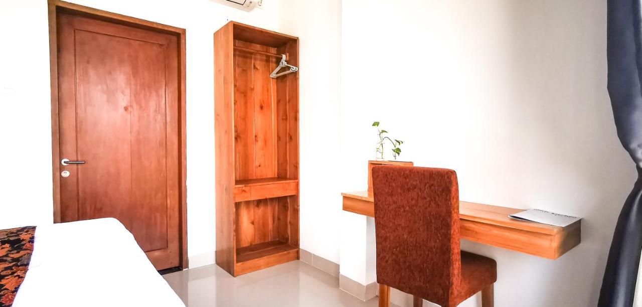 Santi Homestay Canggu Exterior foto